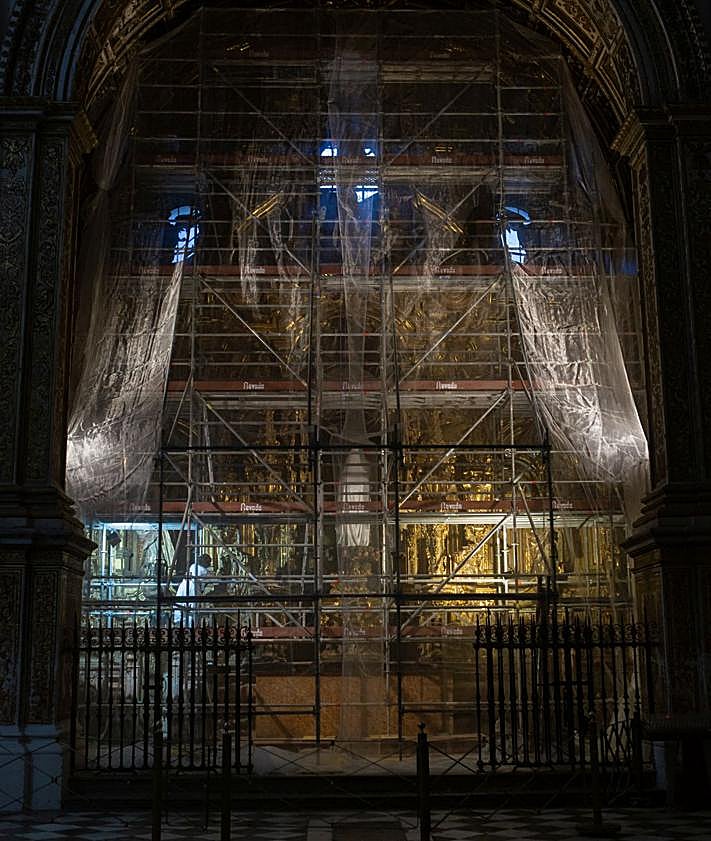 Imagen secundaria 2 - El retablo de la Virgen de la Antigua es uno de los más bellos de la Catedral de Granada. 