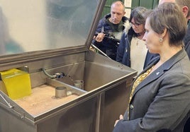 Soledad Aranda durante la visita a la SCA Santísimo Cristo de la Misericordia de Jódar.