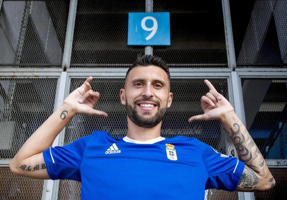 Borja Bastón, durante su etapa en el Oviedo