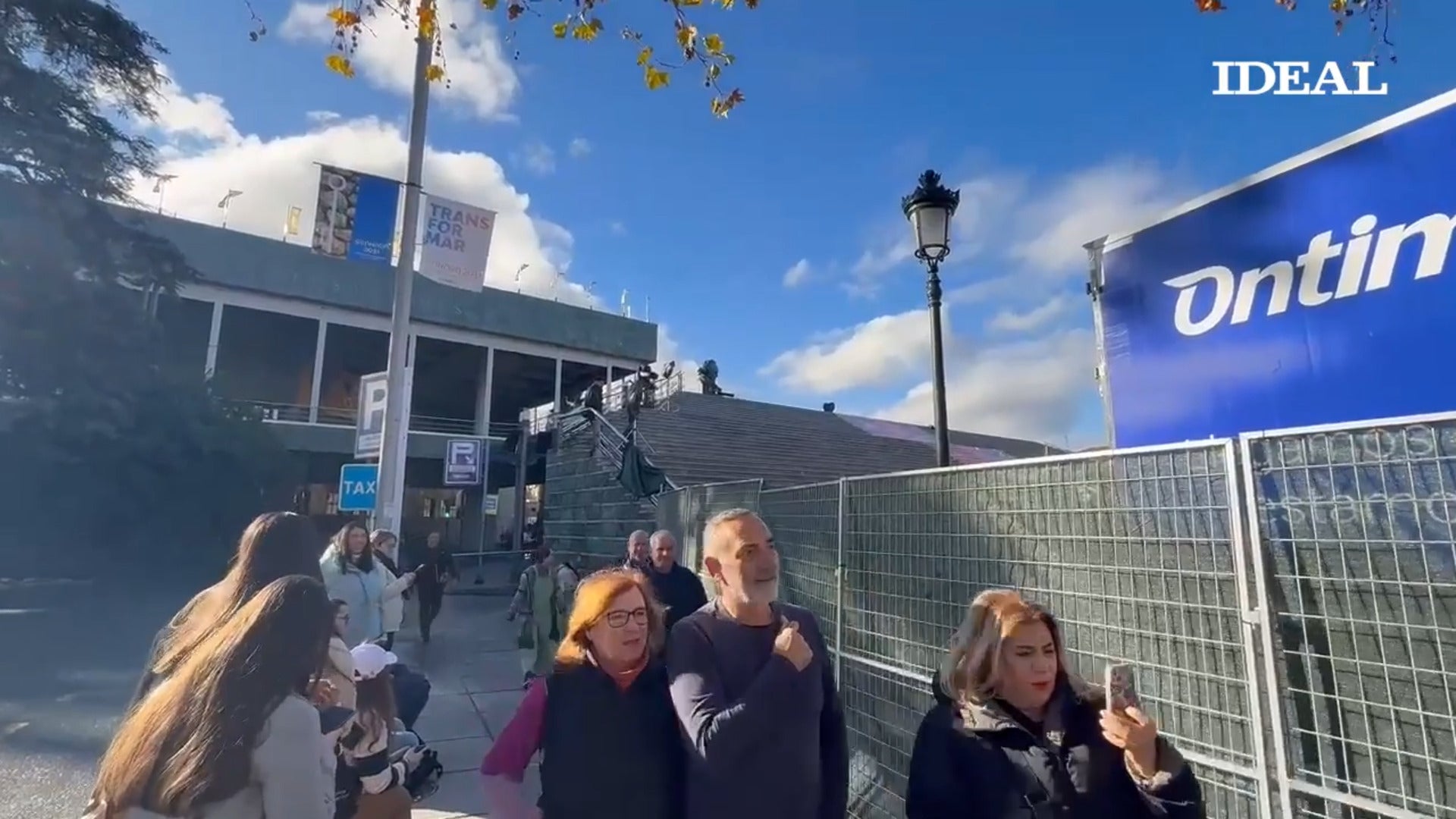 Ambiente en torno al Palacio de Congresos