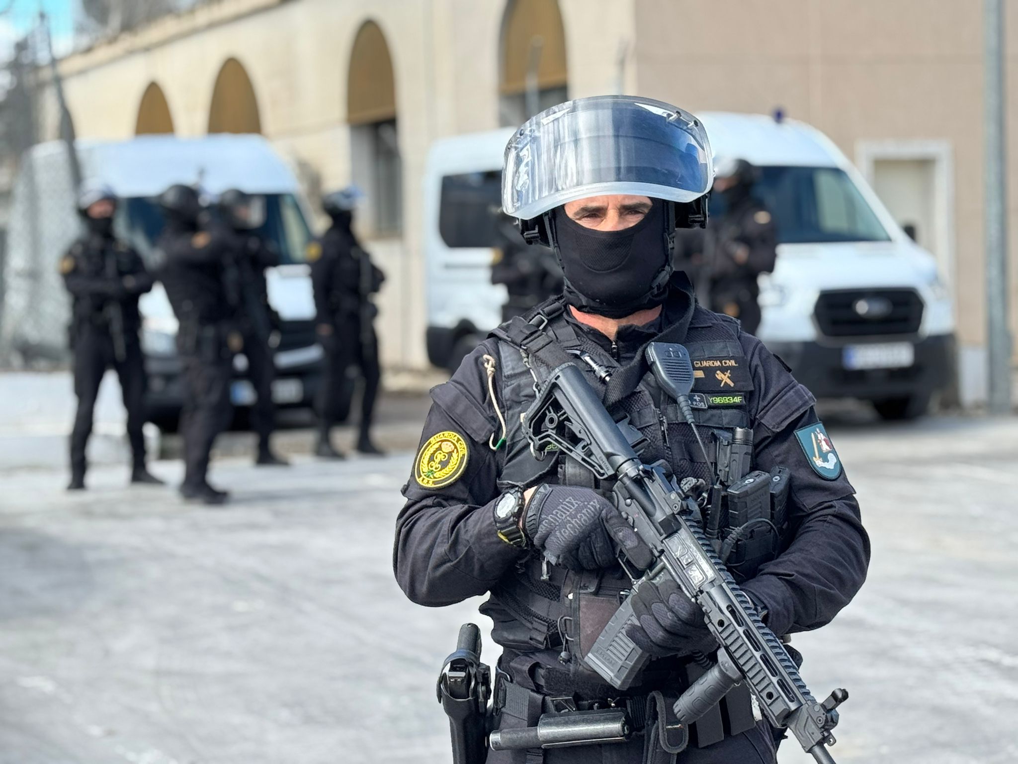 Dentro del dispositivo de seguridad en el aeropuerto de Granada por la llegada de celebridades