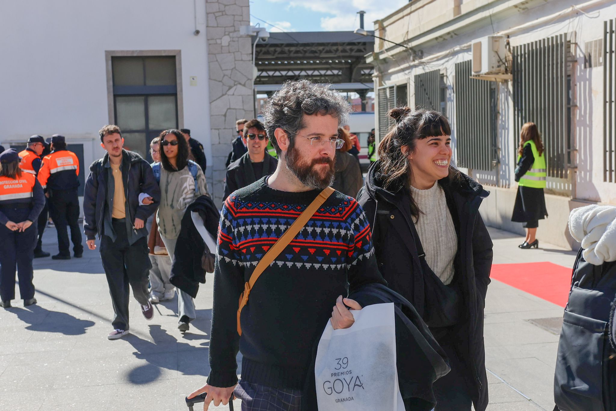 Así ha sido la llegada masiva de famosos a Granada por tierra y aire