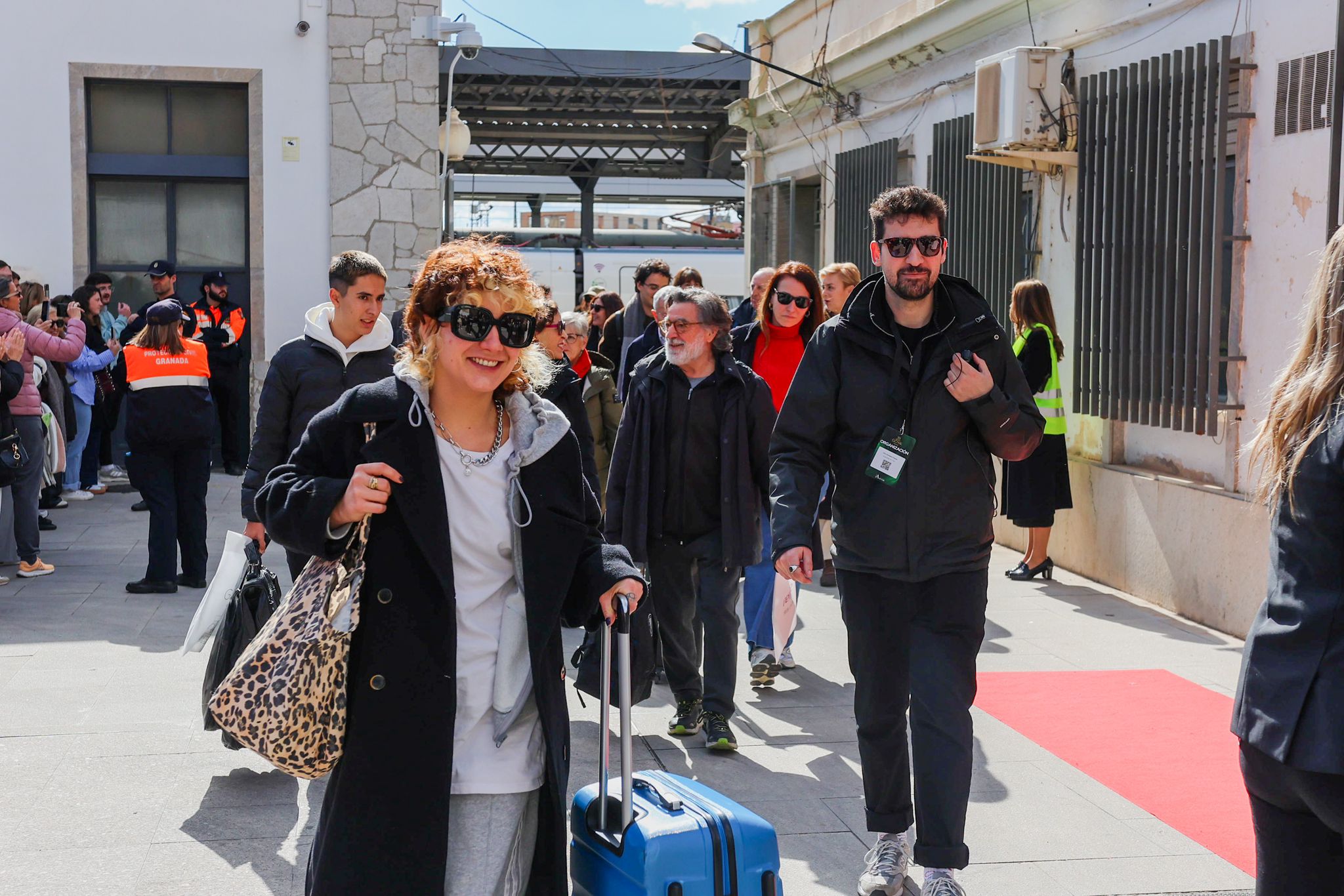 Así ha sido la llegada masiva de famosos a Granada por tierra y aire