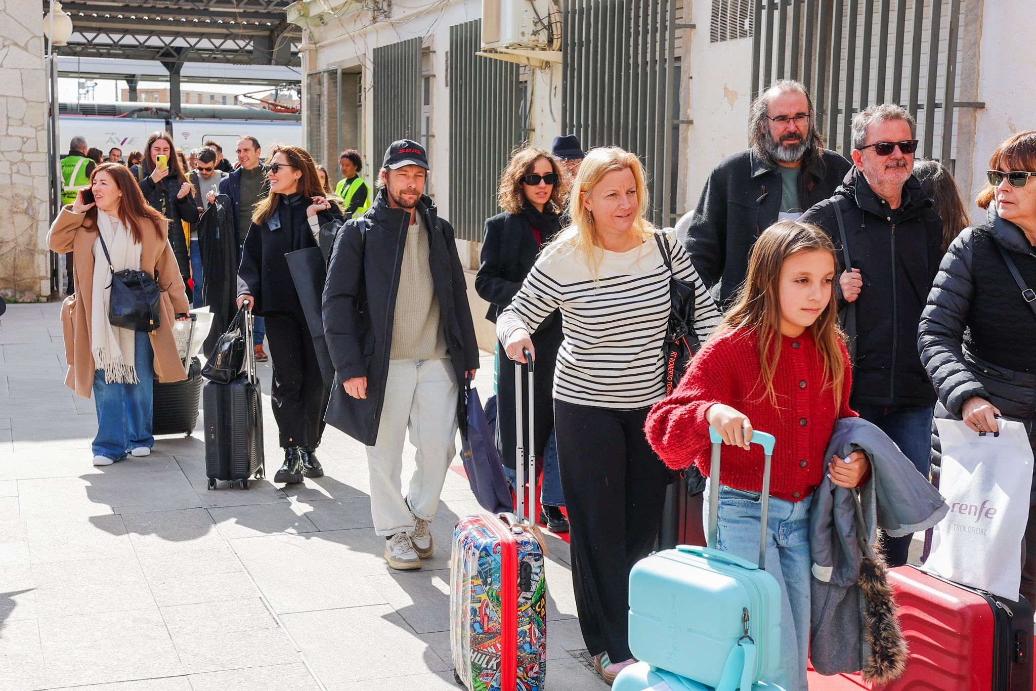 Así ha sido la llegada masiva de famosos a Granada por tierra y aire