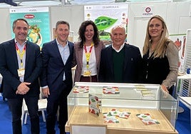 Visita de la alcaldesa de Almería al expositor de Zoi.