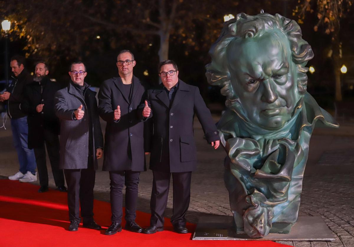 José, David, Manolo y Ana (que en mitad de la tarde cambió de tarea) recibieron a los invitados de los Goya.