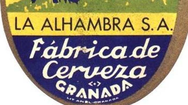 ¿Cuál es considerada la primera década de la época dorada de Cervezas Alhambra?
