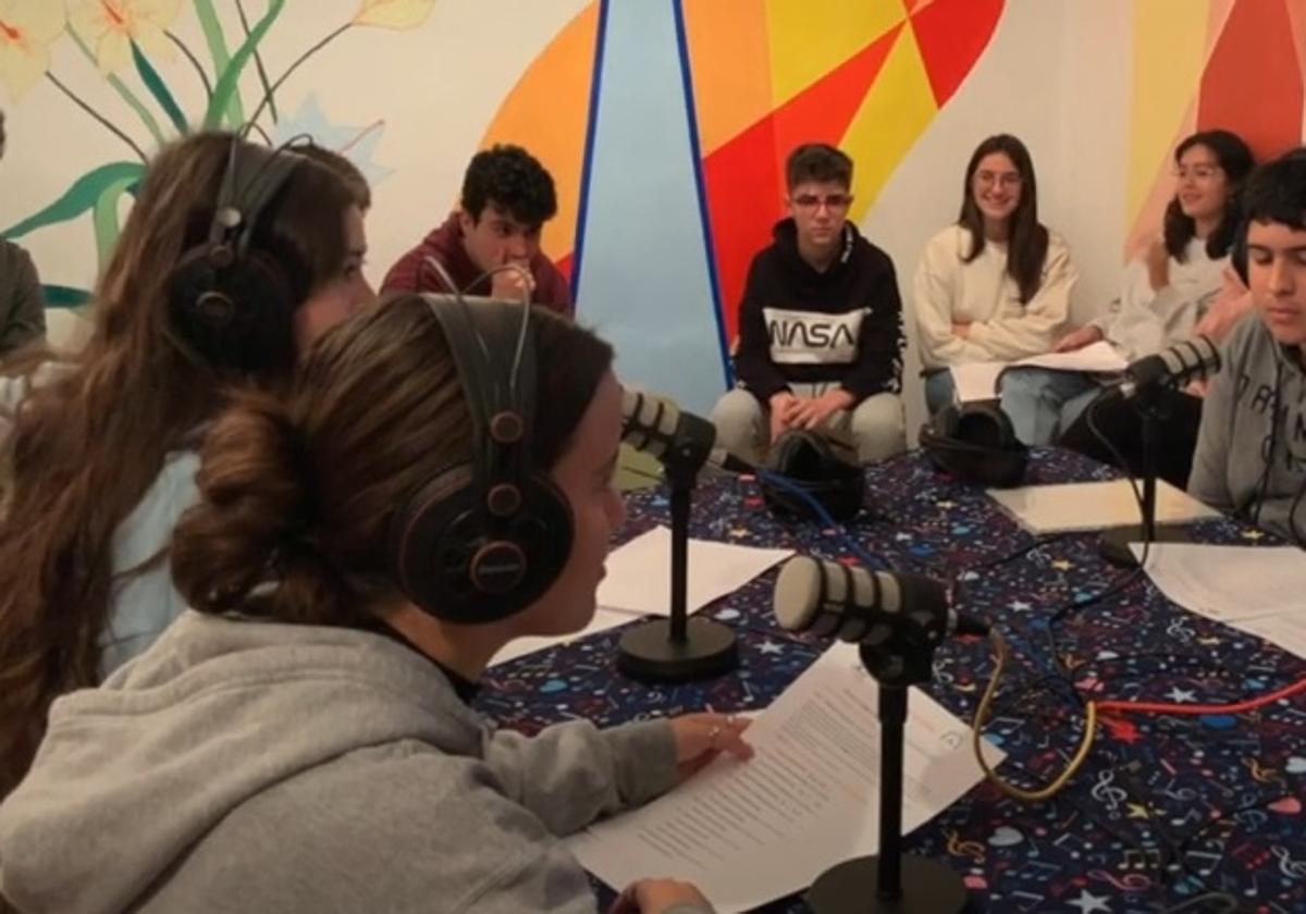 Uno de los programas realizados por la radio de Escolapios.