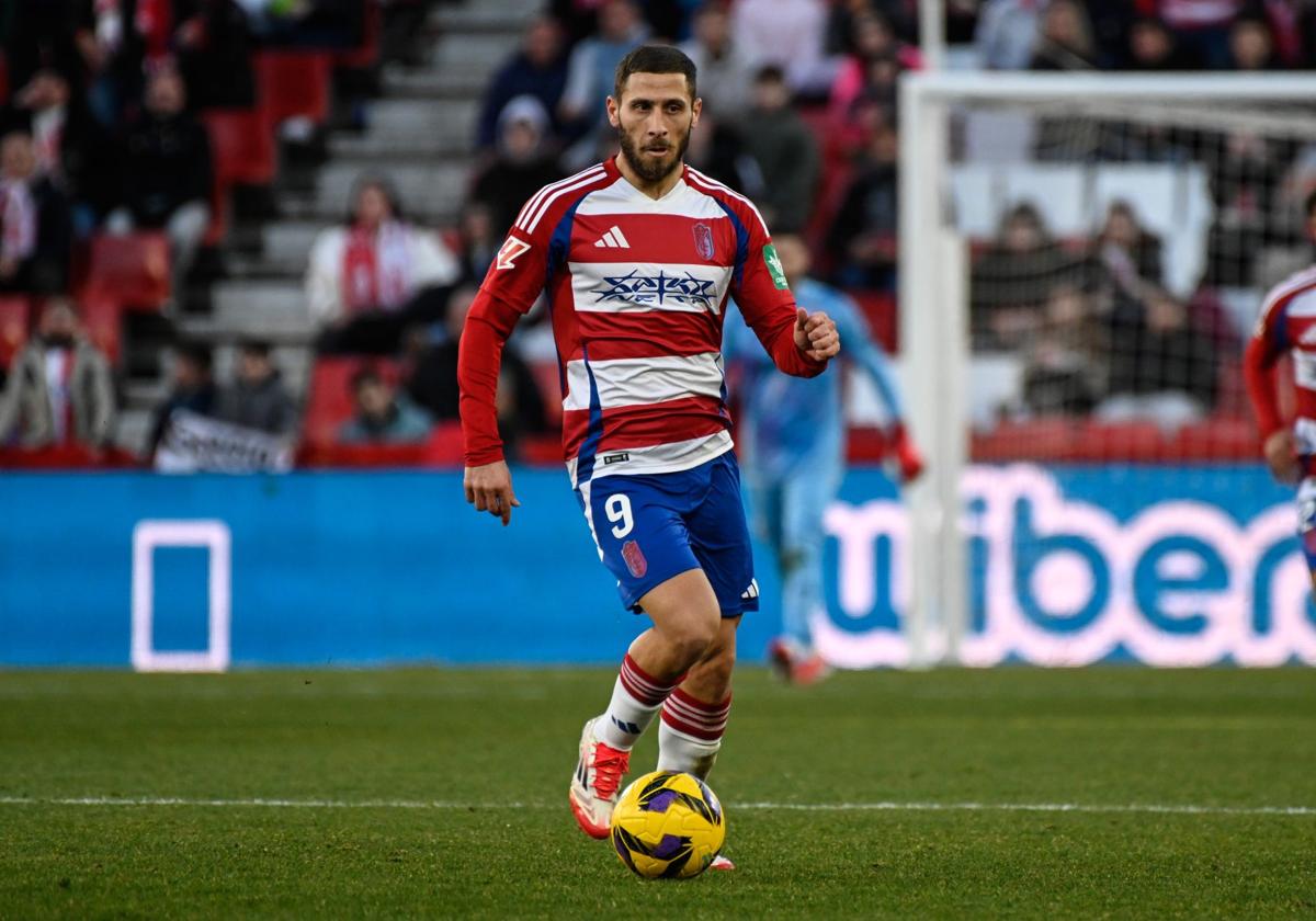 Shon Weissman, ante el Mirandés.