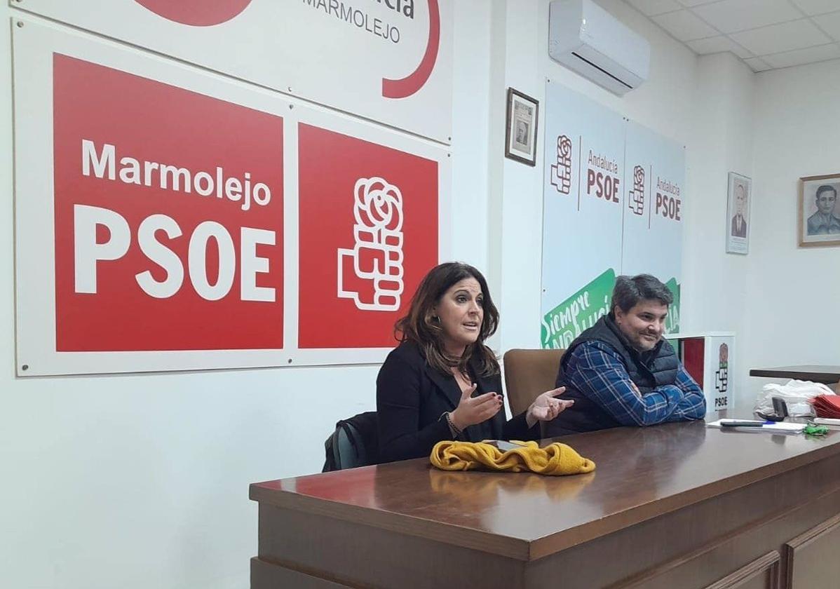 Ángeles Férriz y Manuel Lozano en una imagen de archivo de un encuentro en la agrupación socialista de Marmolejo