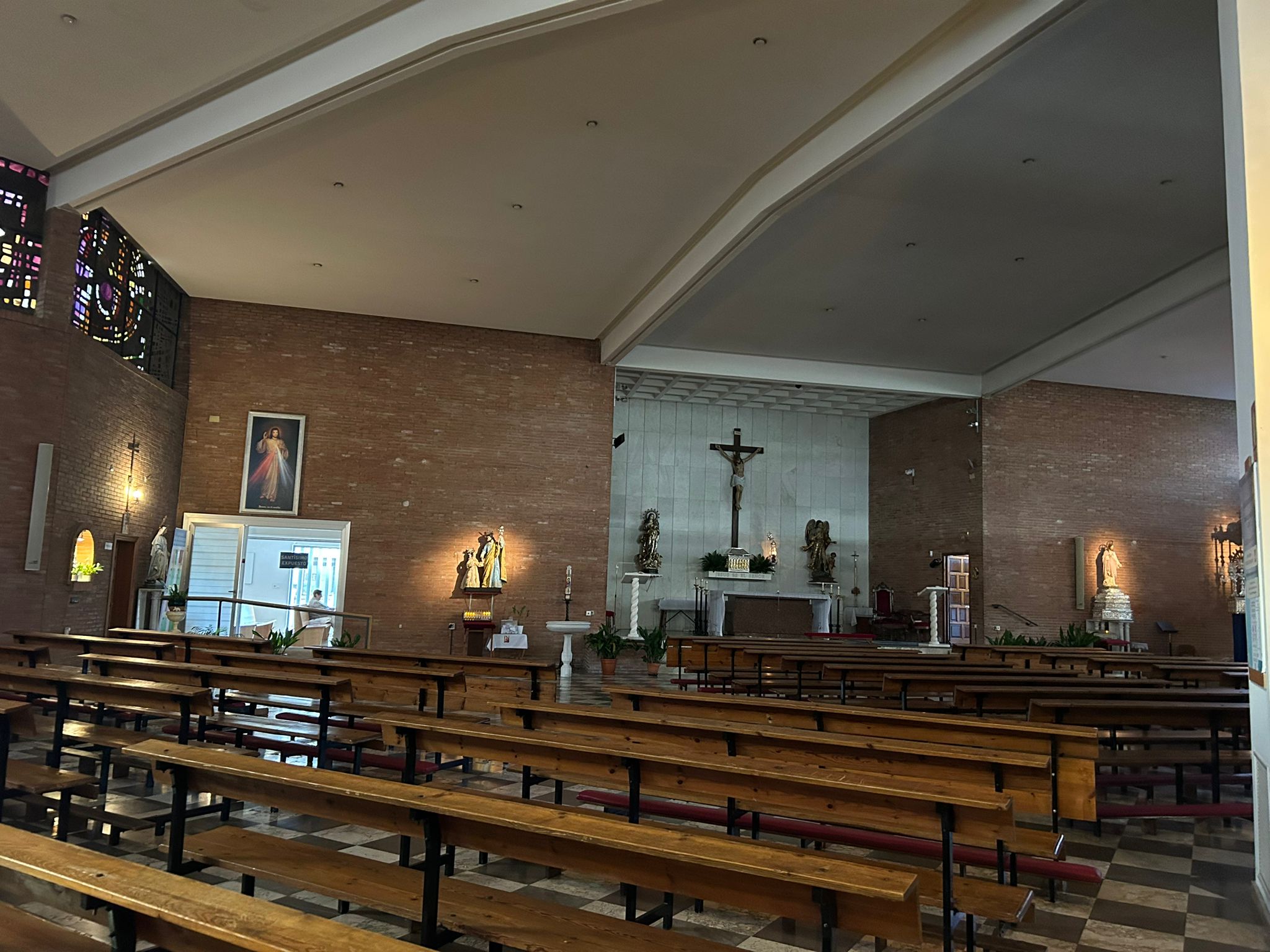 Parroquia del Santo Ángel Custodio, vinculada a la orden de origen argentino desde 2010.