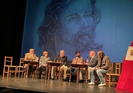 El Teatro Apolo acoge el acto cofrade 'Entrevistas del cenáculo', de la Hermandad de la Santa Cena