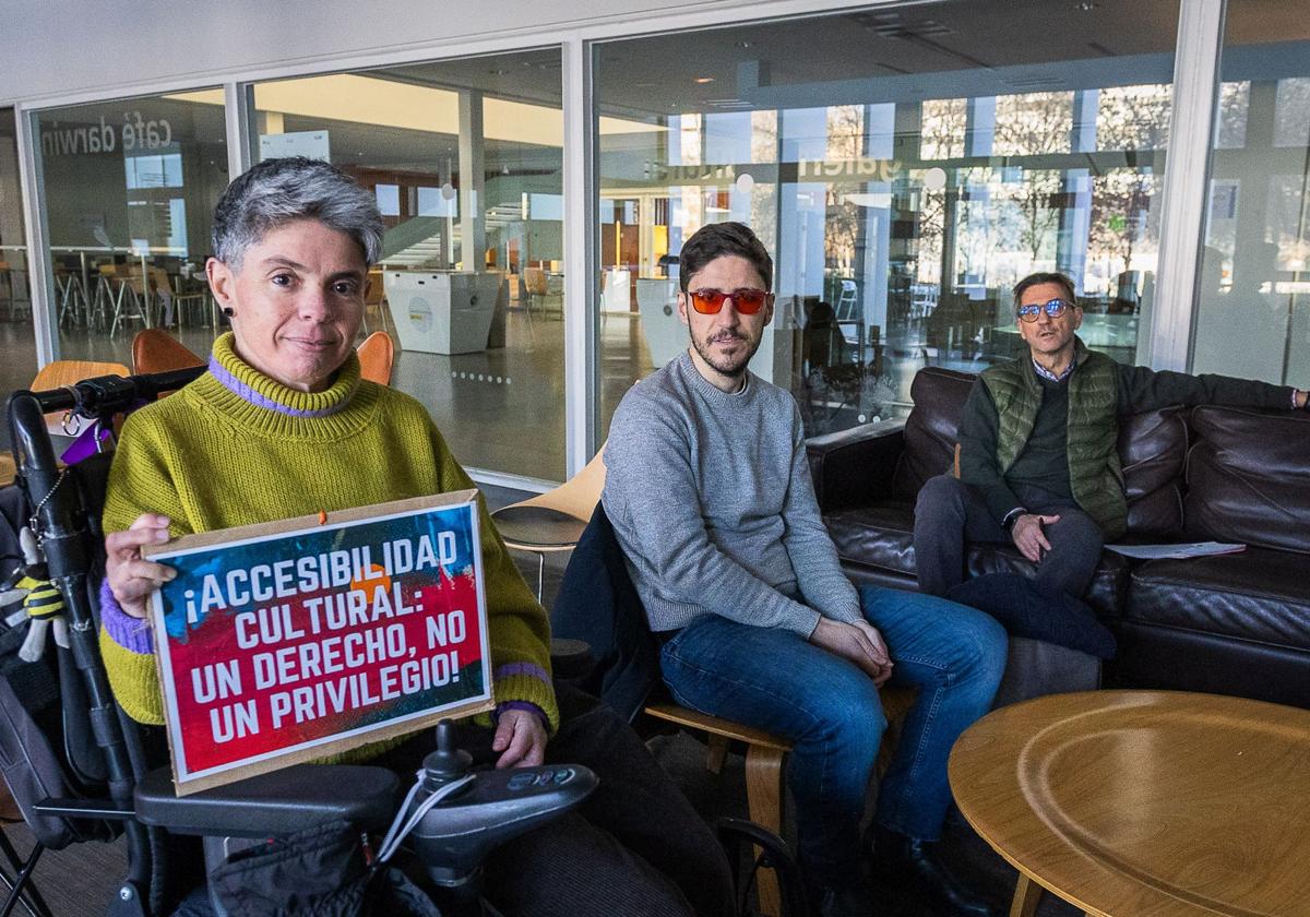 Ana, Ángel y José Juan han unido su experiencia y han creado una asociación para fomentar la accesibilidad.