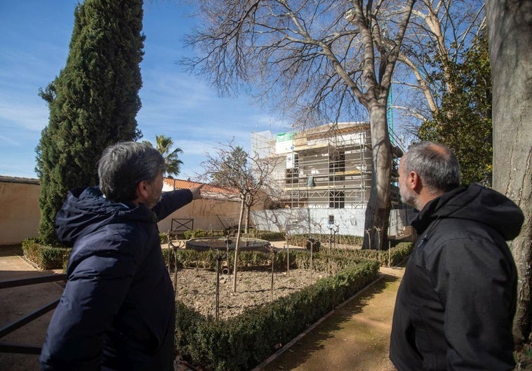 Antonio Peral e Ignacio Martín-Lagos visitan el Carmen de los Porcel.