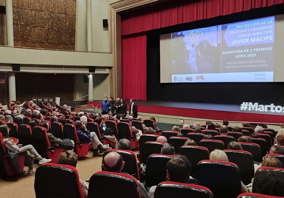 Butacas llenas en el teatro municipal Maestro Álvarez Alonso de Martos.