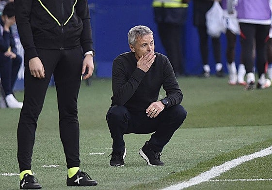 Fran Escribá analiza el partido en El Alcoraz.