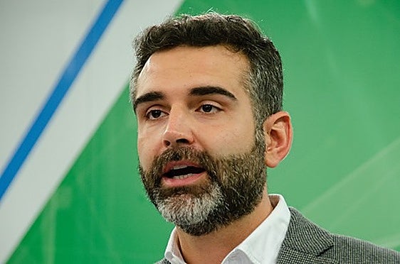 Pacheco arremete contra Montero por el IRPF: «Castiga a los jóvenes andaluces»