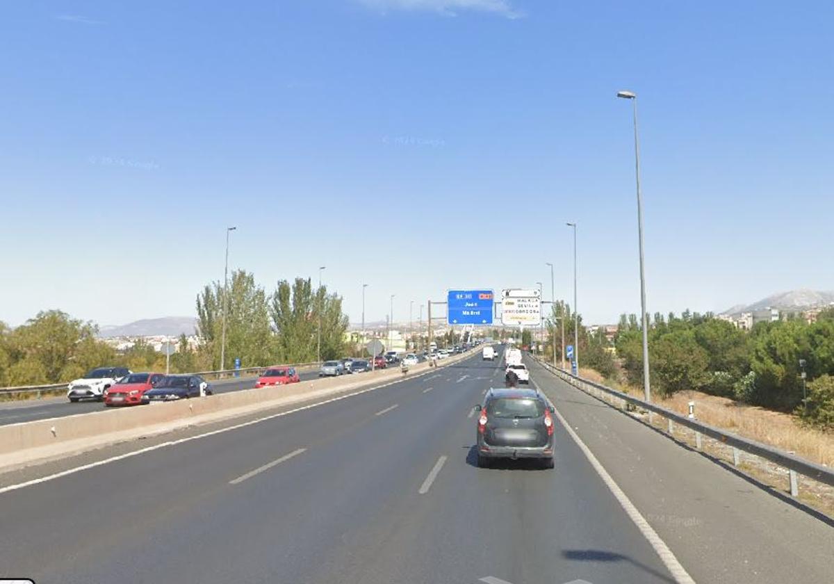 Un doble accidente causa retenciones en la Circunvalación de Granada