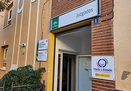 Acceso al Juzgado de Violencia de Género, en Jaén capital.
