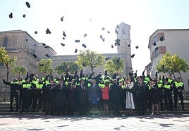 Los alumnos celebran el fin del curso.