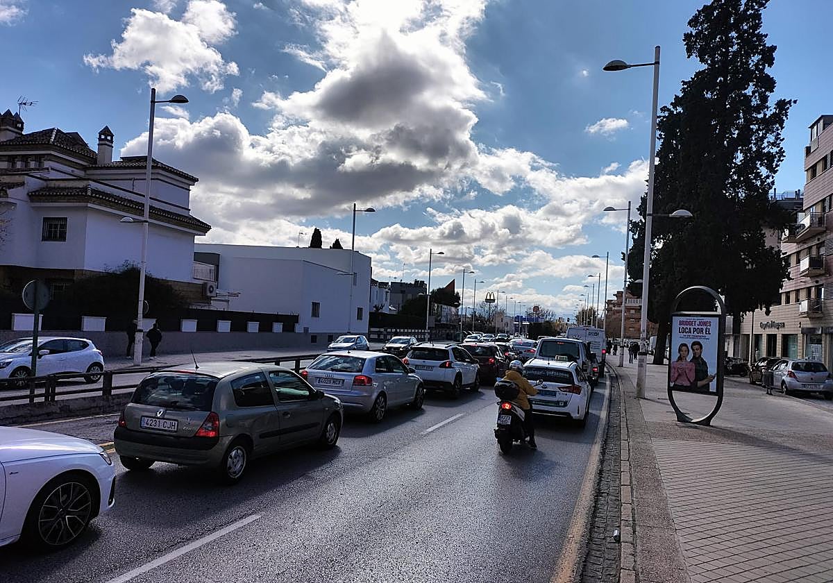 Atascos en Fernando de los Ríos por obras.