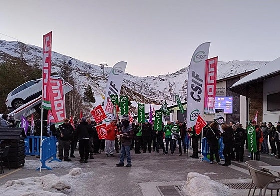Protesta de los trabajadores de Cetursa Remontes en los primeros deías de febrero.
