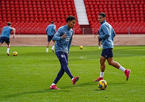 Lázaro Vinicius trabaja en el UD Almería Stadium.