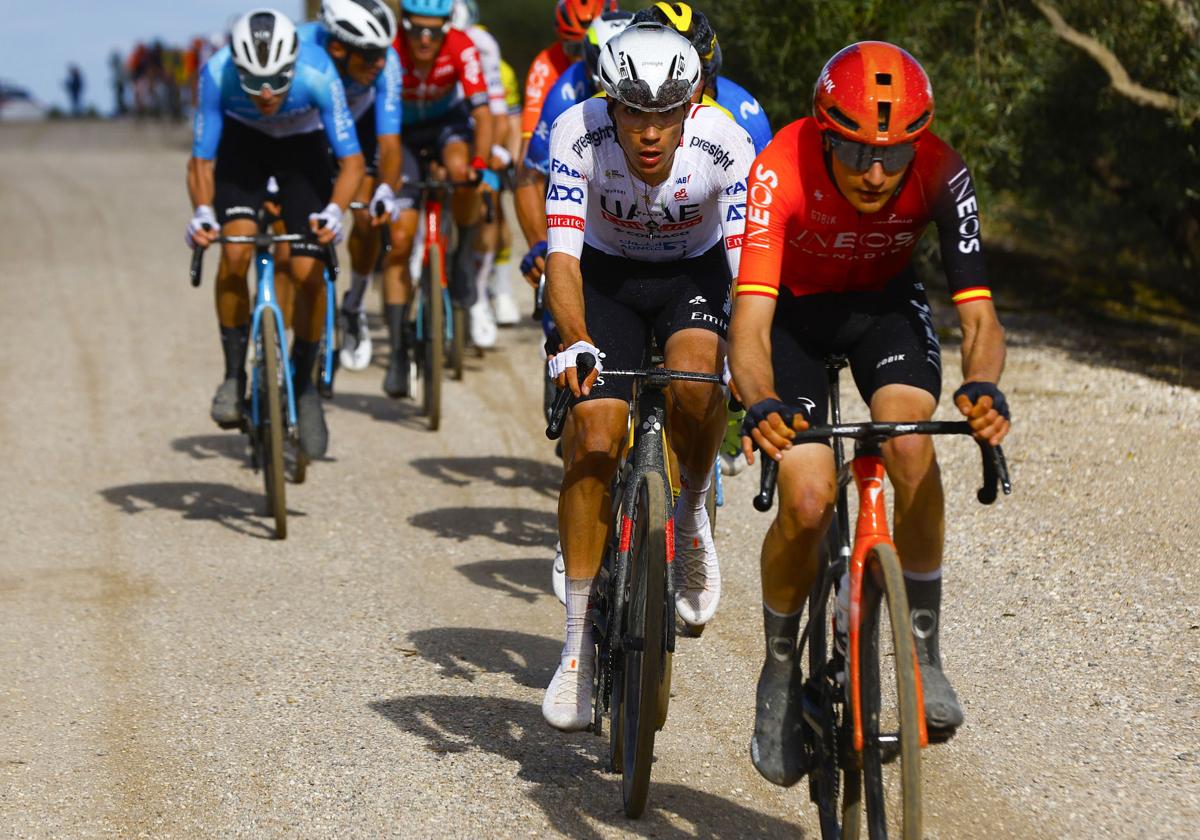 Carlos Rodríguez abandona el UAE Tour por lesión y peligra su calendario