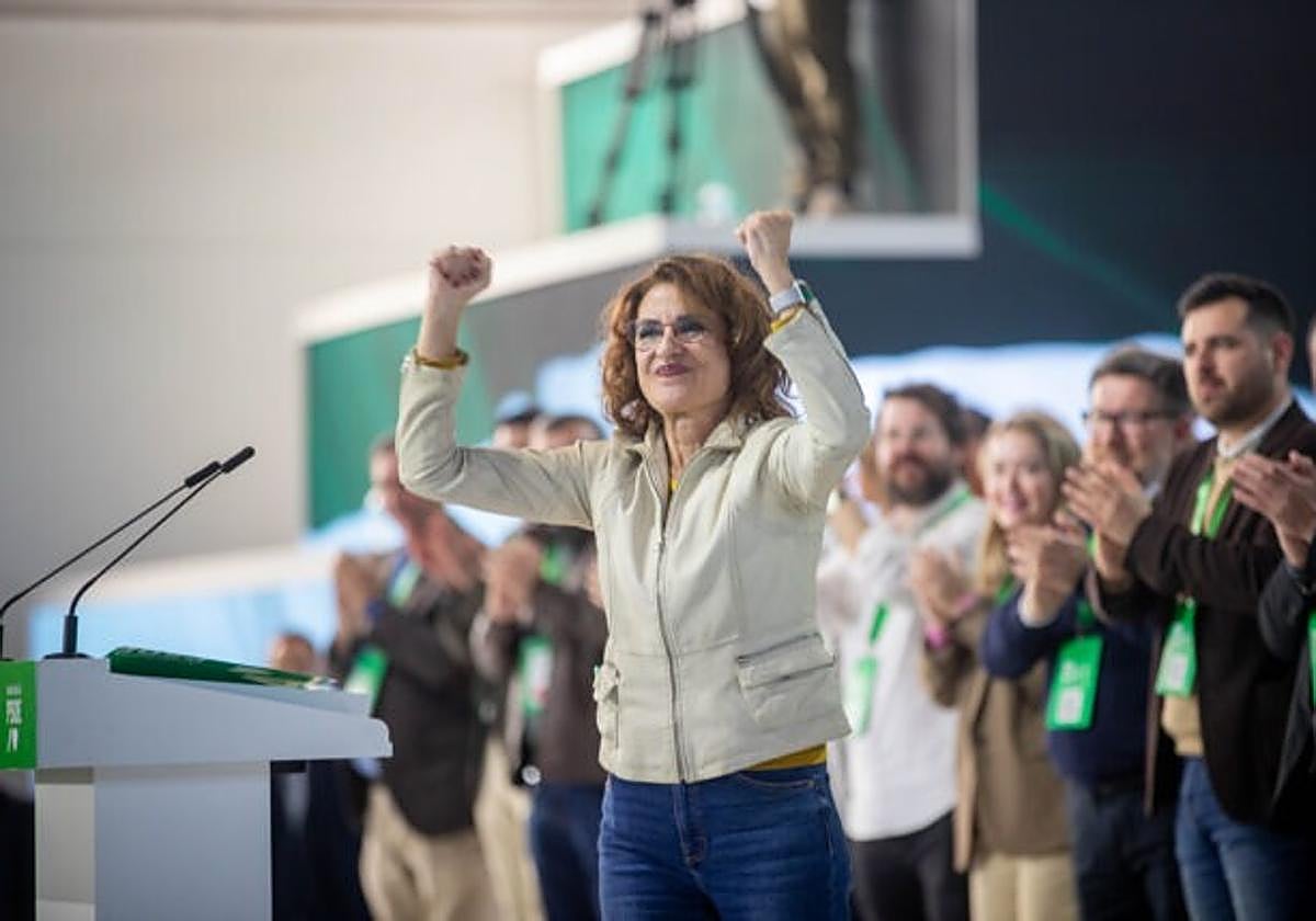 María Jesús Montero antes de iniciar su intervención de este domingo.