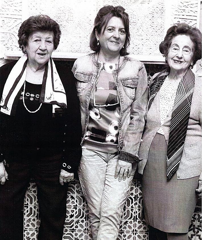 Imagen secundaria 2 - Los fundadores Abelardo Linares y Eduarda Reyes (1) y la segunda generación, Amalia Linares y Emilio Ruiz (2). Isabel y Carmen Ruiz Linares con su sobrina (3).