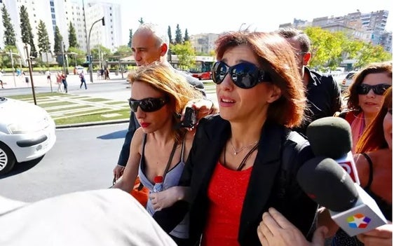 Juana Rivas, a su llegada a los juzgados de Granada en una imagen de archivo.