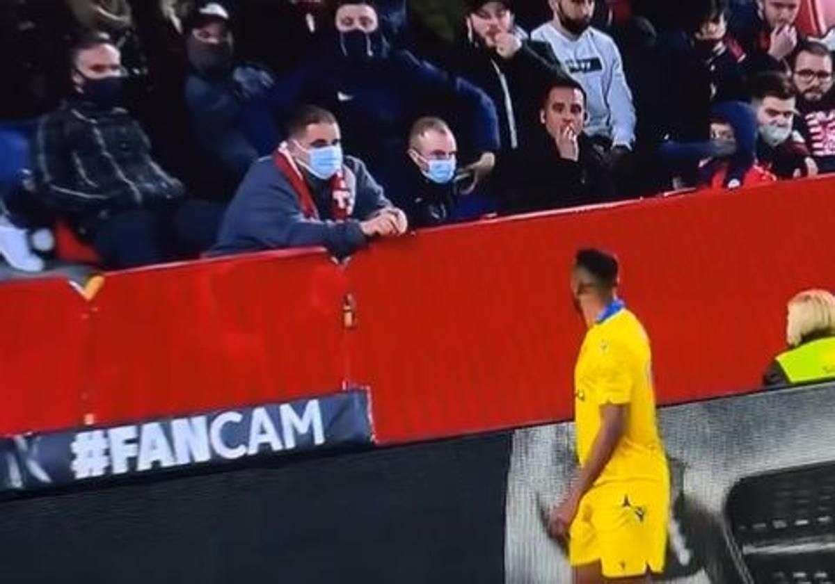 Momento del insulto a Akapo.