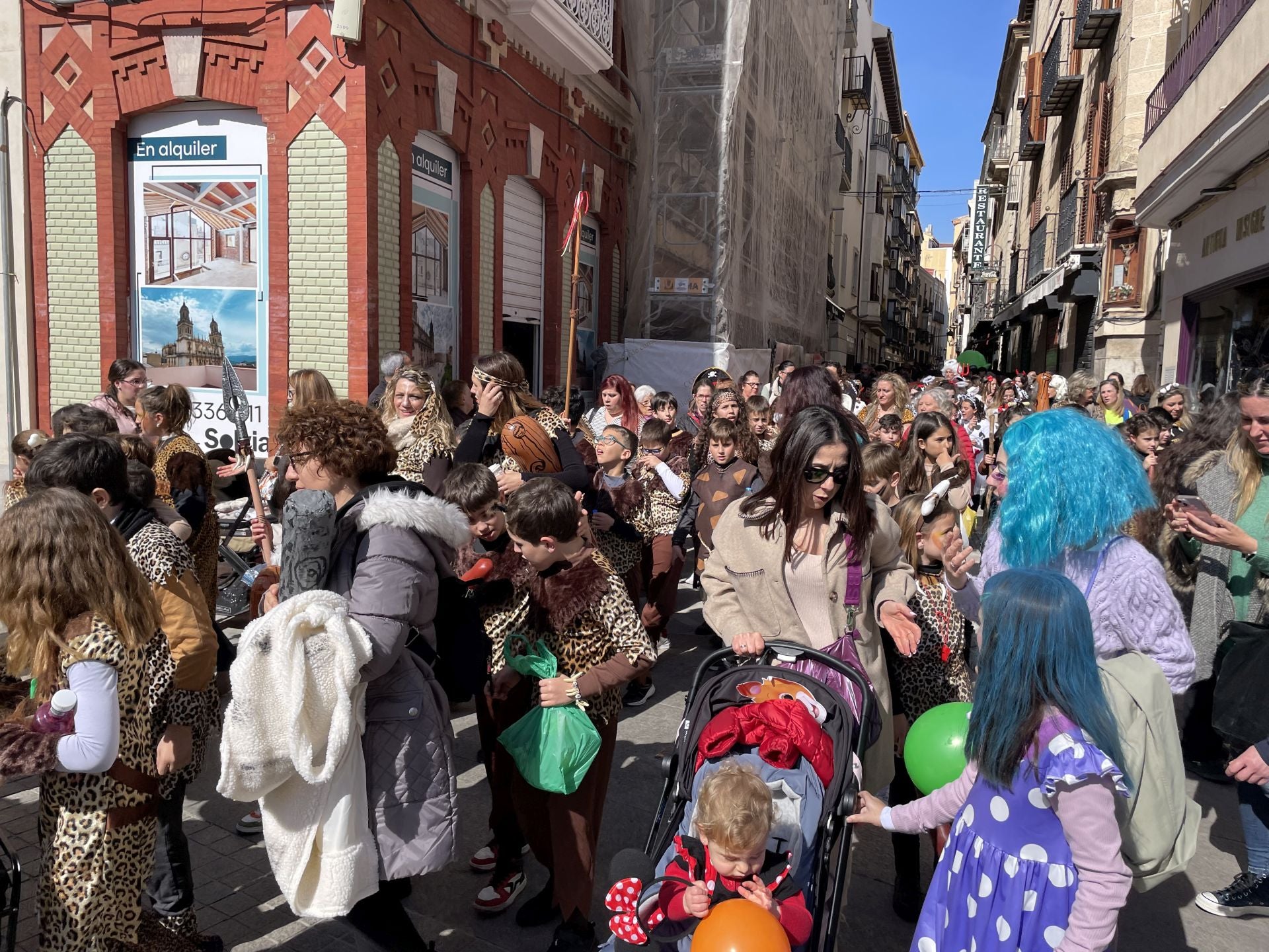 Las imágenes del pasacalles del Carnaval escolar de Jaén