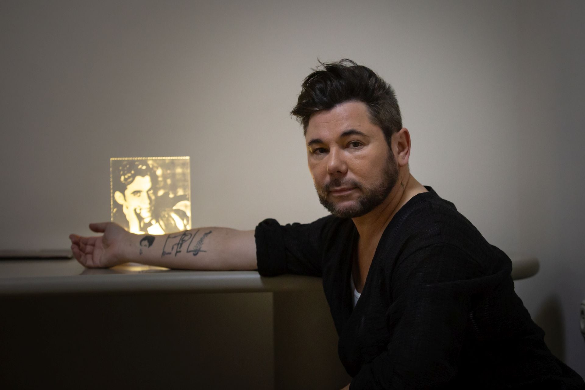 El artista catalán Miguel Poveda.