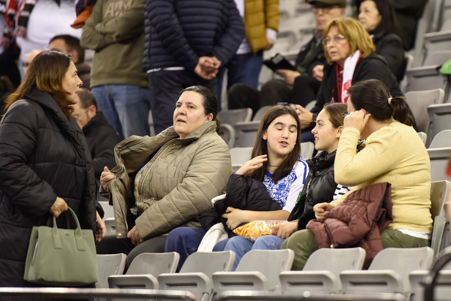 Encuéntrate en la grada del Palacio de Deportes en el Covirán-Murcia