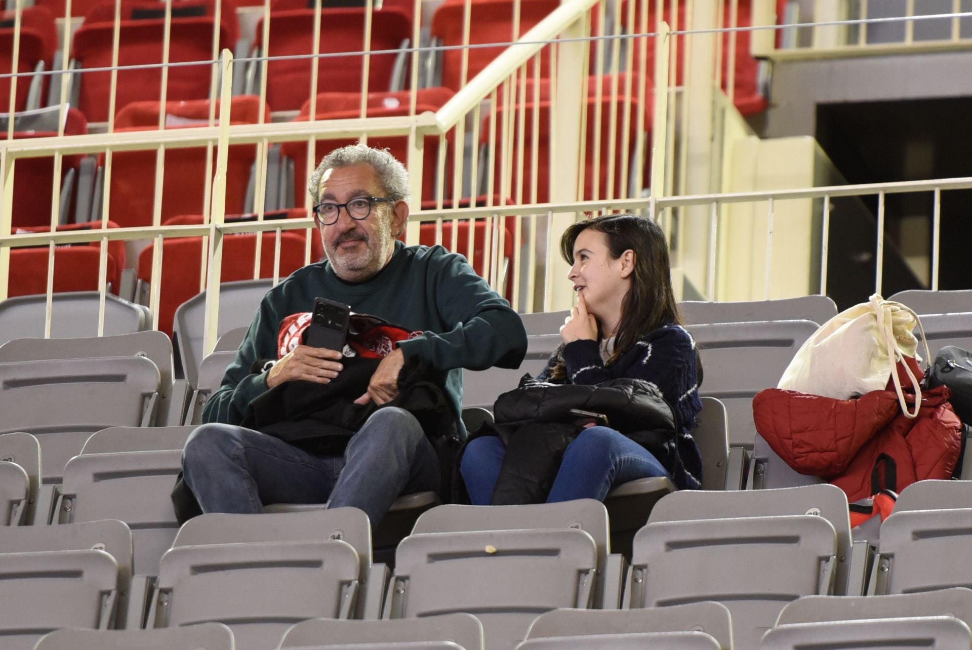 Encuéntrate en la grada del Palacio de Deportes en el Covirán-Murcia