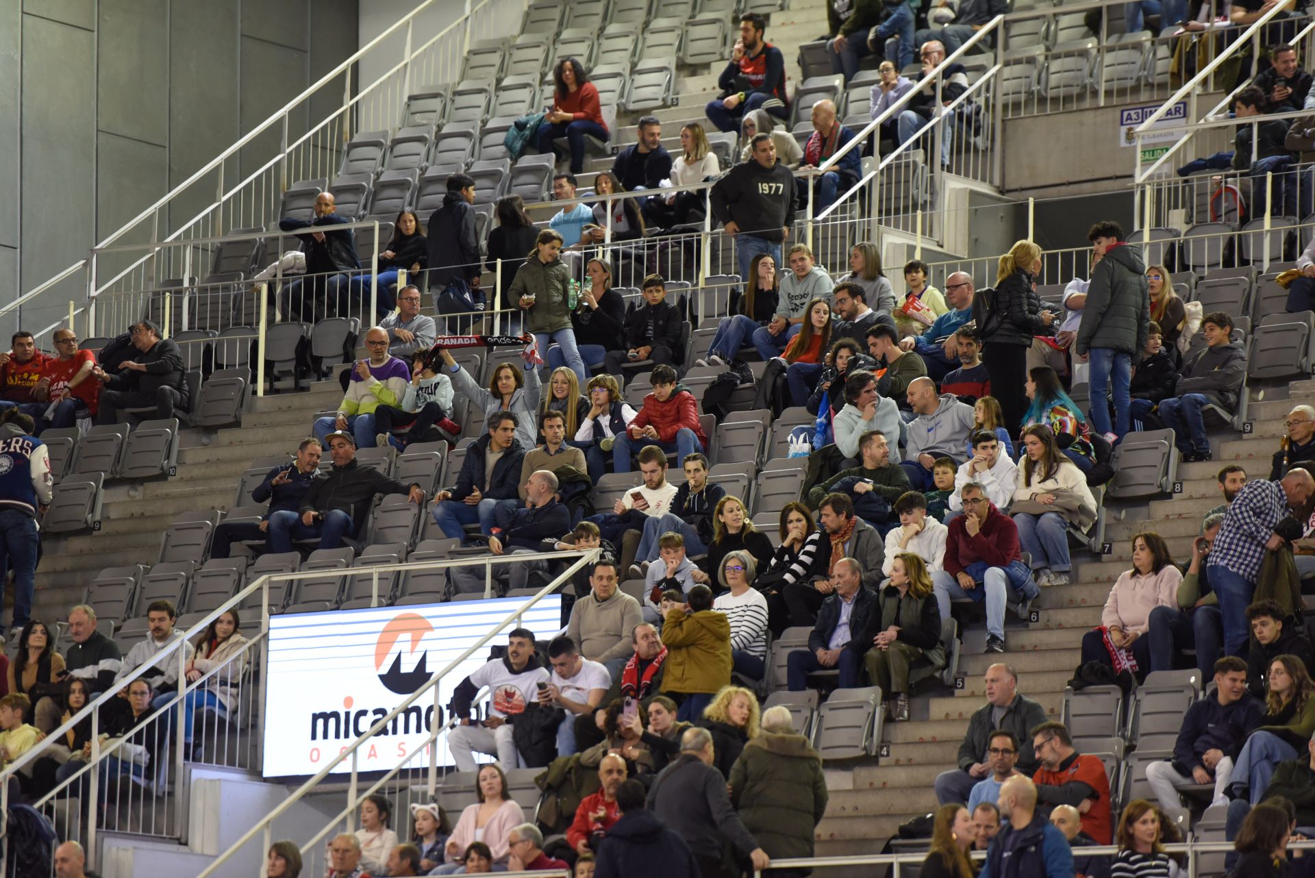 Encuéntrate en la grada del Palacio de Deportes en el Covirán-Murcia