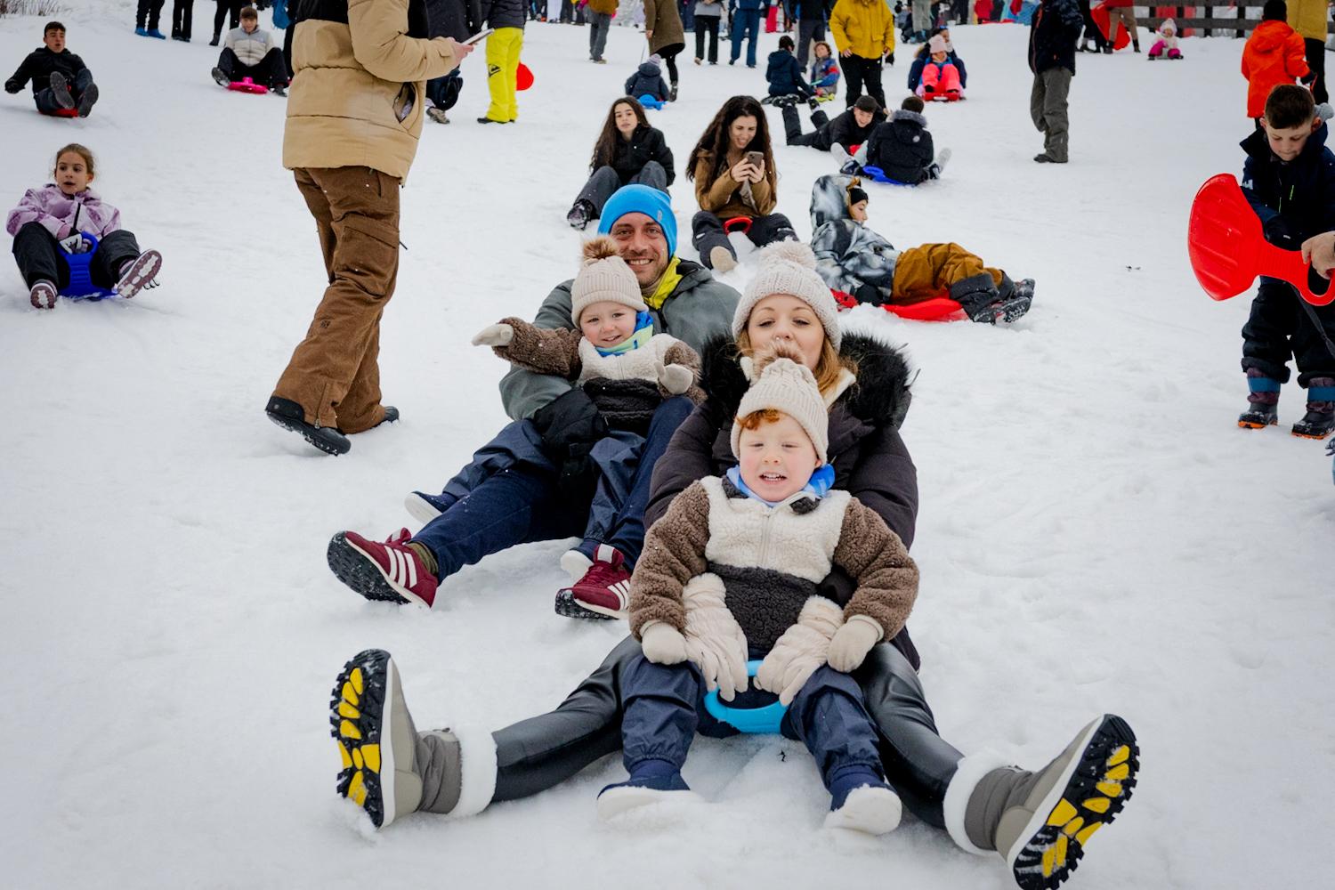 Las imágenes de Sierra Nevada plagada de trineos por el puente