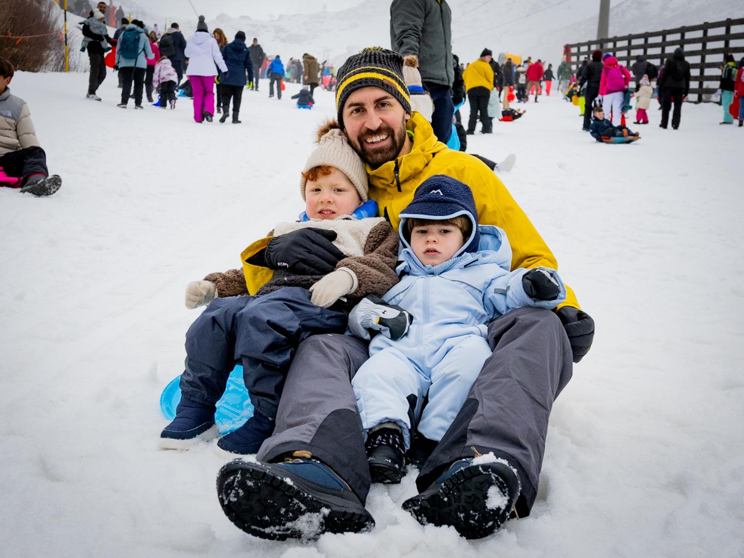 Las imágenes de Sierra Nevada plagada de trineos por el puente