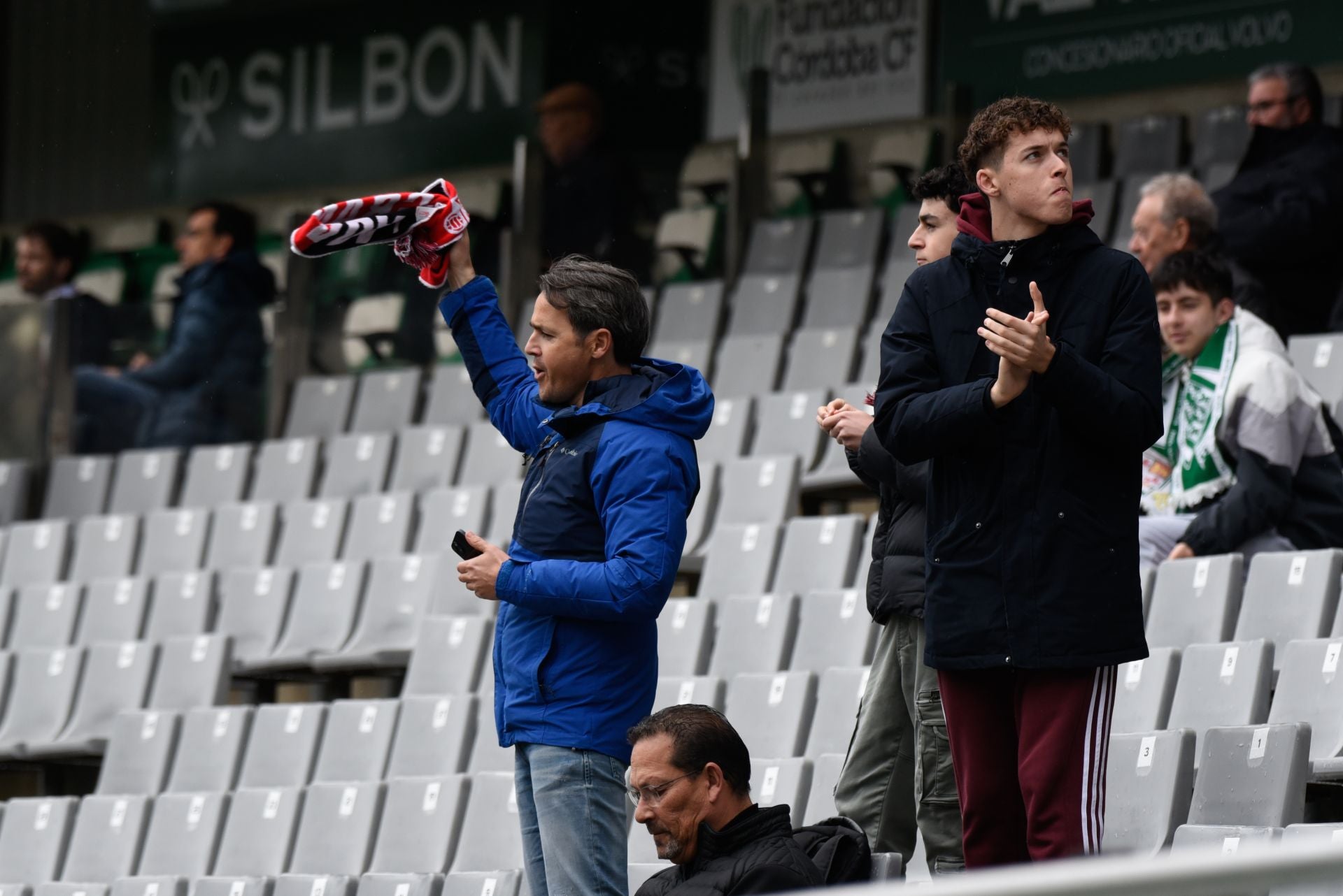 Encuéntrate en las gradas de El Arcángel y en el viaje desde Granada a Córdoba