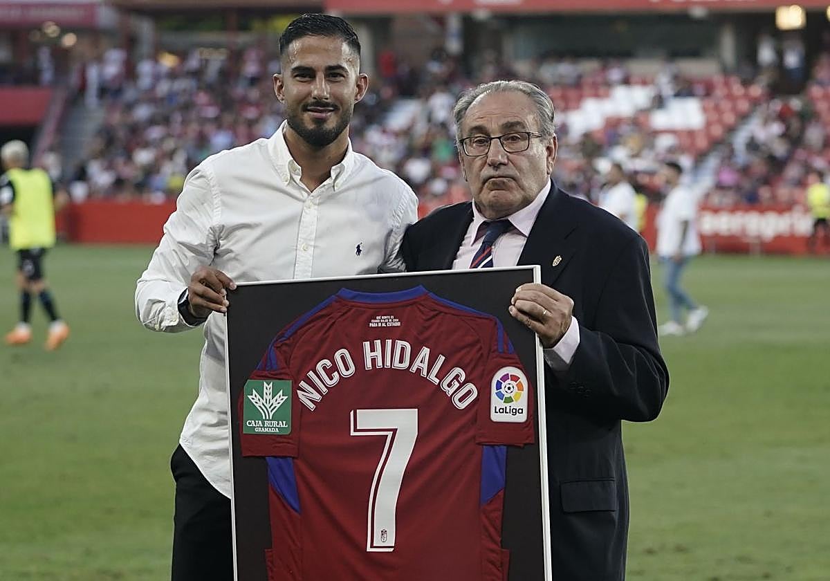 Homenaje a Nico Hidalgo en Los Cármenes en 2022.
