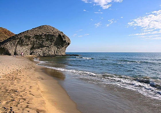 Ya se conoce el calendario de cierre a los coches en Cala Carbón, Mónsul y Genoveses
