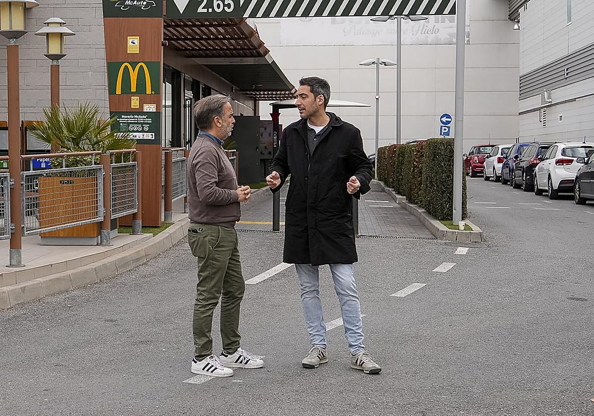 Jacobo Calvo y Eduardo Castillo, concejales del PSOE en el Ayuntamiento de Granada.