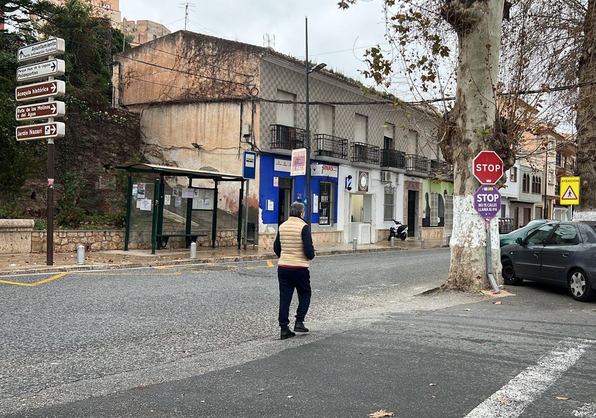 Imagen principal - Lugar donde dejaron al empresario de Vélez-Málaga sus secuestradores.