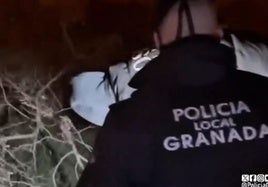 Detenidos dos jóvenes, uno menor, tras saltar de un muro de seis metros al huir de la Policía Local