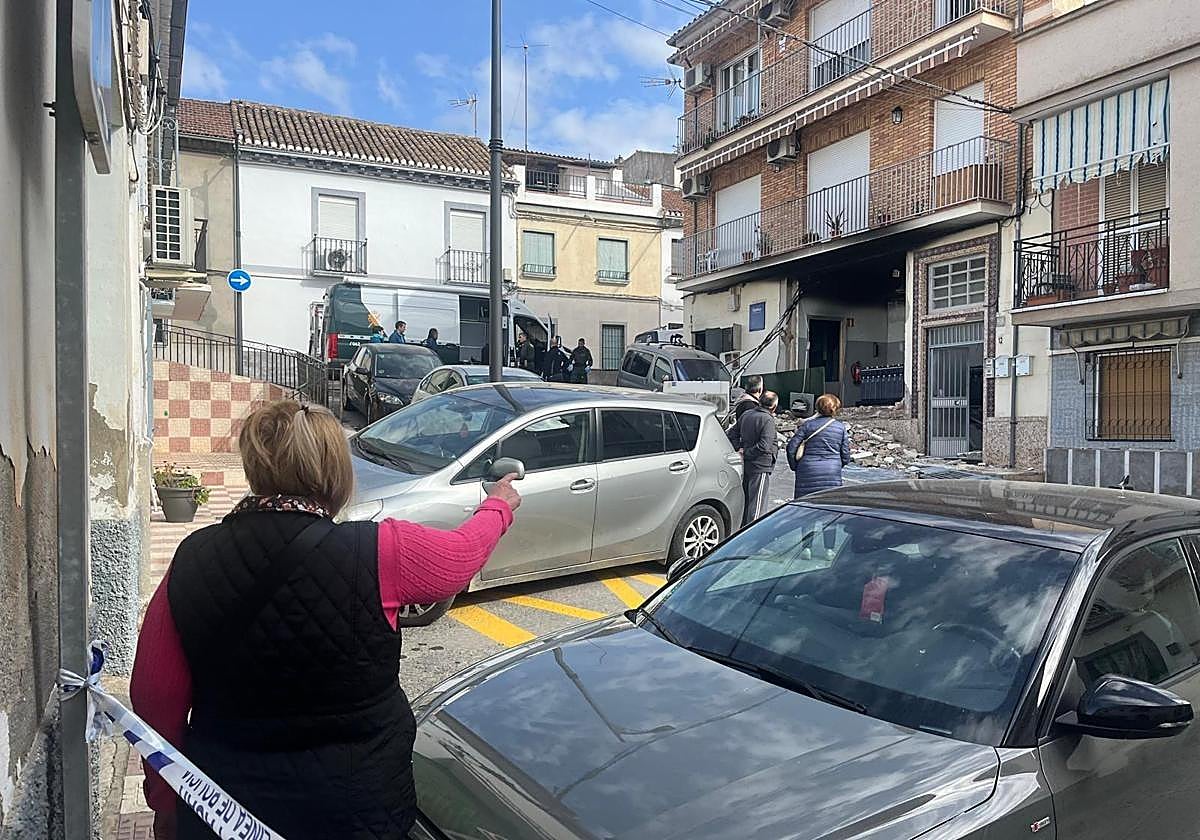 Así ha quedado la vivienda que explotó el martes por la noche en Pinos Puente.