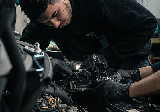 Los consejos de un mecánico para que no te cobren de más cuando lleves el coche al taller.