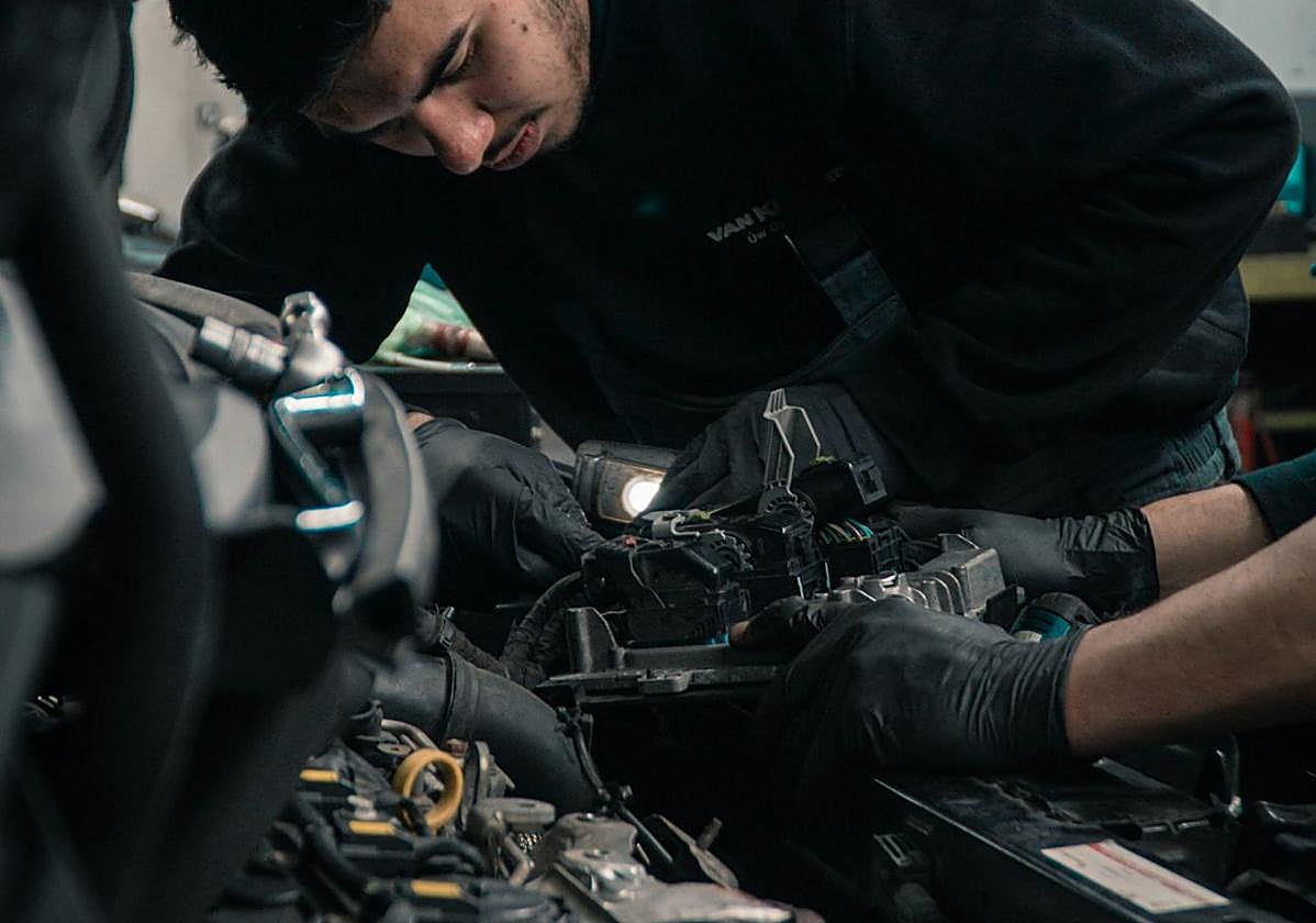 Los consejos de un mecánico para que no te cobren de más cuando lleves el coche al taller.
