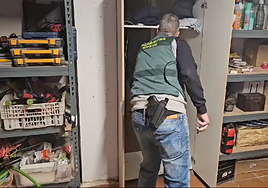 La entrada a 'la Narnia de la marihuana' en una casa de Granada.