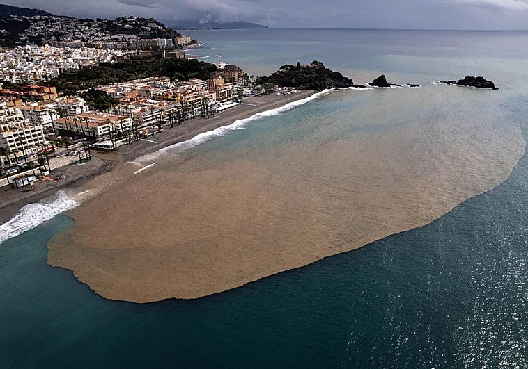 Así lo ha recogido el fotógrafo Gandonniere Francois (Fgando) que ha conseguido capturar con su dron la magnitud de este fenómeno natural.